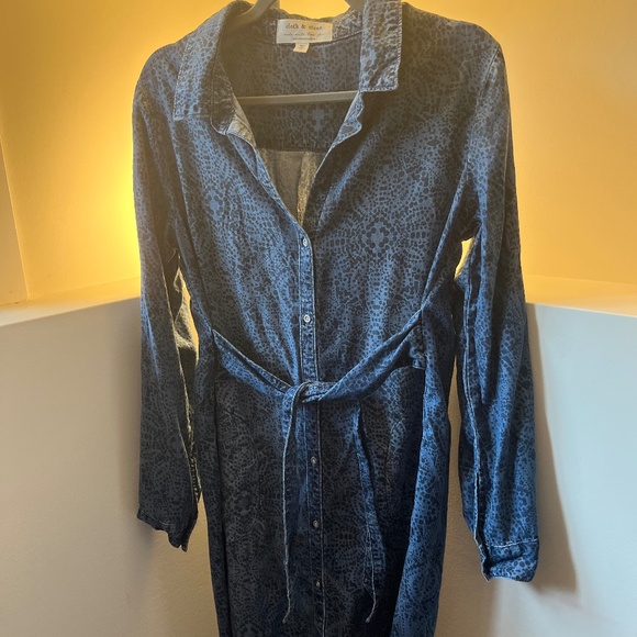 Anthropologie cloth & stone Denim Dress Medium EUC - Picture 3 of 6